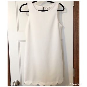Monteau: white scalloped dress